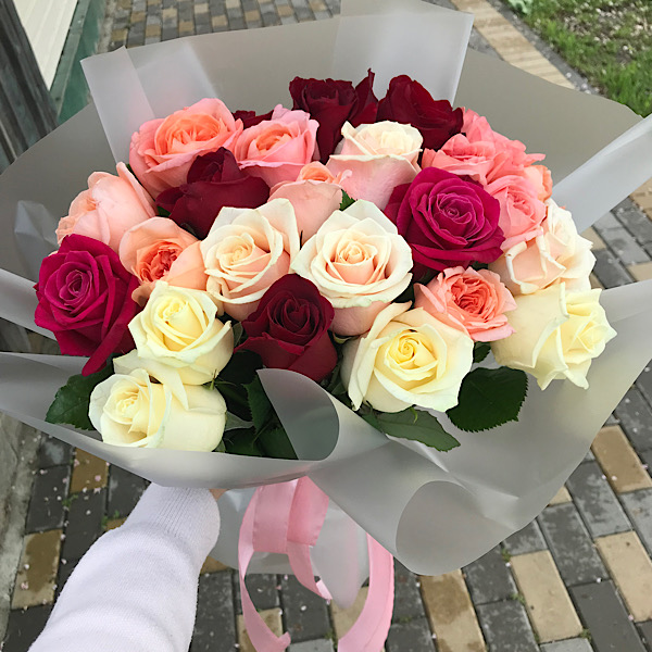 Букет из роз "Белуга"