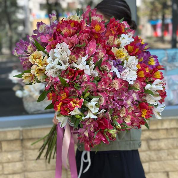 Букет из альстромерии "Танец красок"