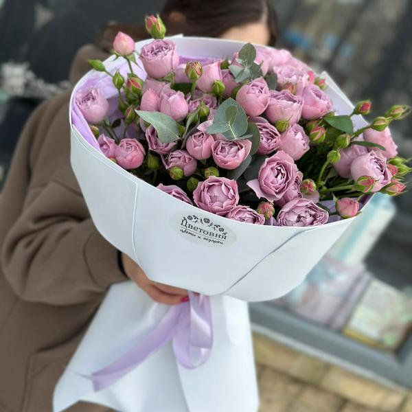 Букет из кустовых пионовидных роз "Лунная магия"