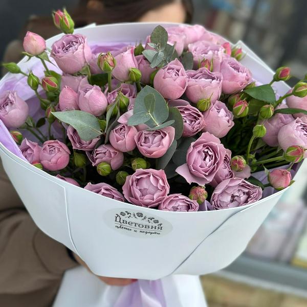 Букет из кустовых пионовидных роз "Лунная магия"